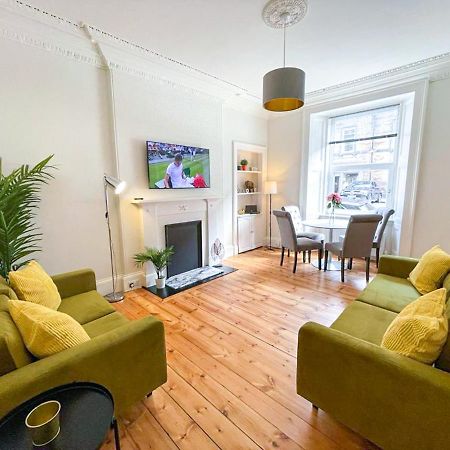 Desirable 2 Bed Apt Near Edinburgh Castle Екстериор снимка